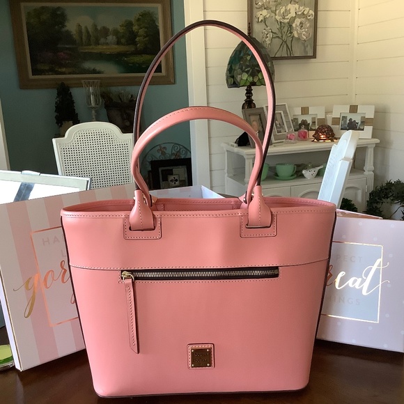 Dooney & Bourke Handbags - Dooney and Bourke purse